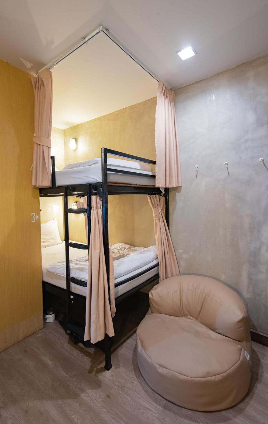 Cazz Hostel Bangkok Extérieur photo